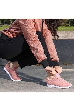 کفش اسنیکر صورتی زنانه بند دار Jump - کد 452329274