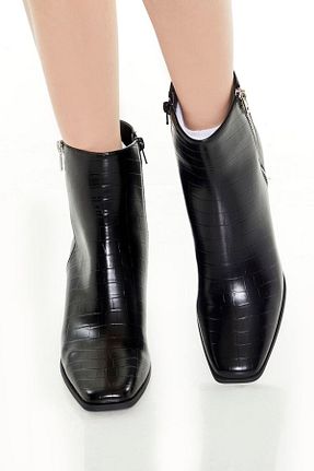 بوت / نیم بوت مشکی زنانه چرم مصنوعی Forever 21 - کد 867633165