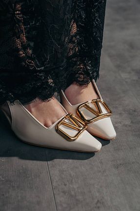 کفش پاشنه بلند کلاسیک بژ زنانه چرم لاکی Lizzu - کد 869278290