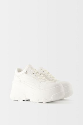 کفش اسنیکر سفید زنانه بند دار Bershka - کد 869870799