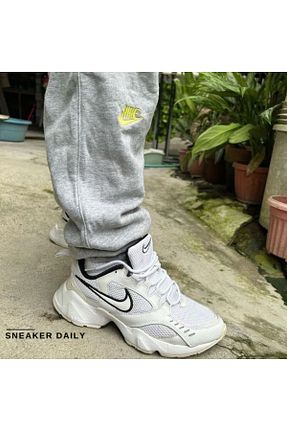 کفش اسنیکر سفید زنانه بند دار Nike - کد 871363316