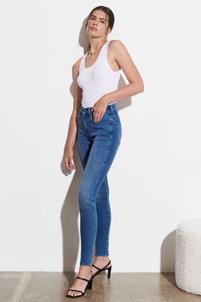 شلوار جین آبی زنانه پاچه سوپر تنگ Wrangler - کد 385200868
