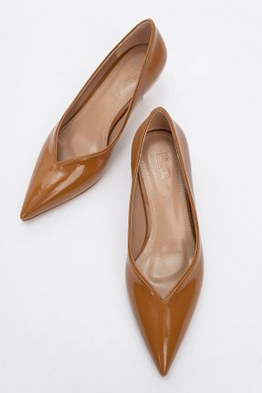 کفش پاشنه بلند کلاسیک قهوه ای زنانه چرم مصنوعی luvishoes - کد 876284861