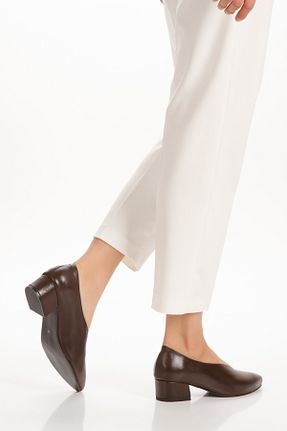 کفش پاشنه بلند کلاسیک قهوه ای زنانه چرم خالص elvinshoes - کد 877576777