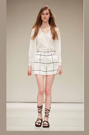 شلوارک و برمودا سفید زنانه رگولار Escada - کد 317873254
