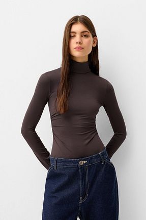 بادی قهوه ای زنانه یقه دگاژه Bershka - کد 881684486