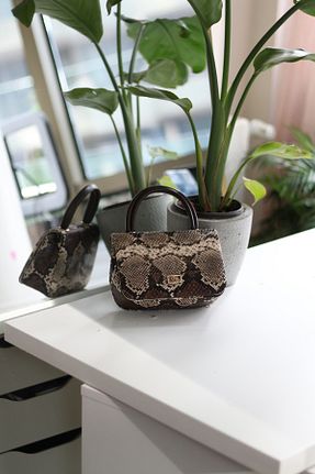 کیف دوشی قهوه ای زنانه چرم مصنوعی Moom Bag - کد 882818175