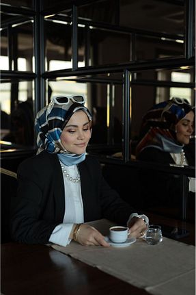 روسری طلائی کرپ ساتن ابریشم Pierre Cardin - کد 883551559