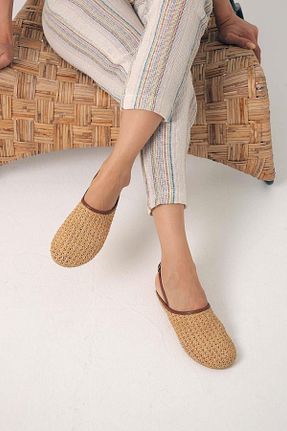 صندل قهوه ای زنانه پاشنه تخت Beyond - کد 834159509