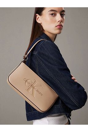 کیف دوشی بژ زنانه چرم مصنوعی Calvin Klein - کد 883426654