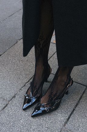کفش پاشنه بلند کلاسیک مشکی زنانه چرم لاکی NİŞANTAŞI SHOES - کد 795796006