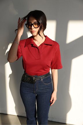 تیشرت زرشکی زنانه رگولار Özge Özgenç - کد 893410411