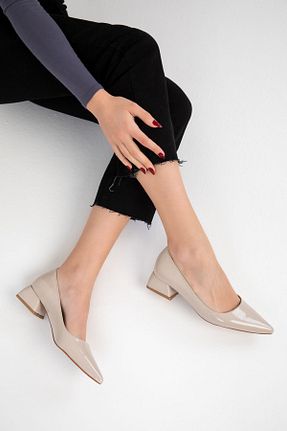 کفش پاشنه بلند کلاسیک بژ زنانه چرم مصنوعی SOHO - کد 894104218