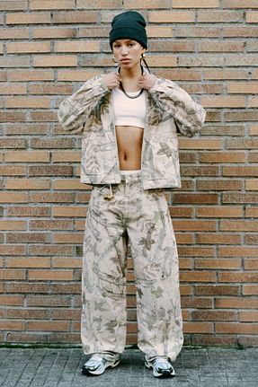 شلوار رنگی زنانه پنبه ای Pull & Bear - کد 895652088