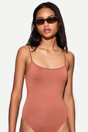 بادی قهوه ای زنانه یقه دگاژه Bershka - کد 896805916