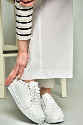 کفش اسنیکر سفید زنانه چرم اصل Fox Shoes - کد 894178070
