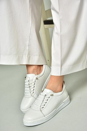 کفش اسنیکر سفید زنانه چرم اصل Fox Shoes - کد 894178070