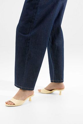 صندل زرد زنانه پاشنه نازک Bershka - کد 897885159