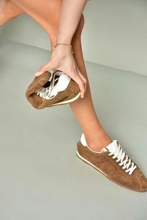 کفش اسنیکر قهوه ای زنانه بند دار Fox Shoes - کد 899172159