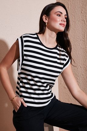 تیشرت مشکی زنانه اورسایز Lela - کد 899250199