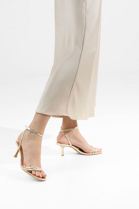 صندل طلائی زنانه پاشنه نازک Bershka - کد 890529193