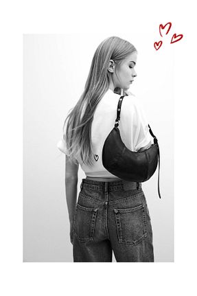 کیف دوشی مشکی زنانه پلی اورتان Pull & Bear - کد 899292838