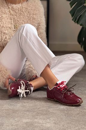 کفش اسنیکر زرشکی زنانه بند دار NİŞANTAŞI SHOES - کد 901901367
