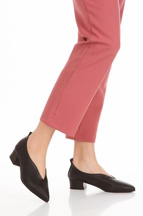 کفش پاشنه بلند کلاسیک قهوه ای زنانه چرم خالص elvinshoes - کد 901640739