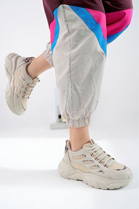 کفش اسنیکر بژ زنانه بند دار Hugan - کد 928322714