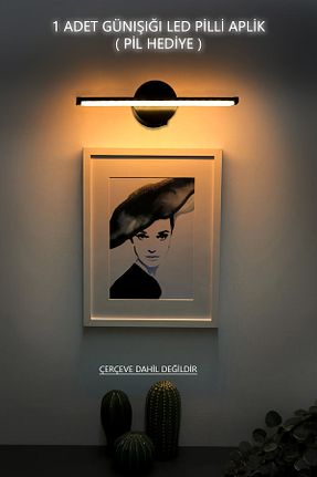 محصول دکوراسیون دیوار زرد فلزی yhfoto - کد 885959371