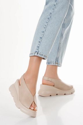 صندل بژ زنانه پاشنه تخت elvinshoes - کد 903659191