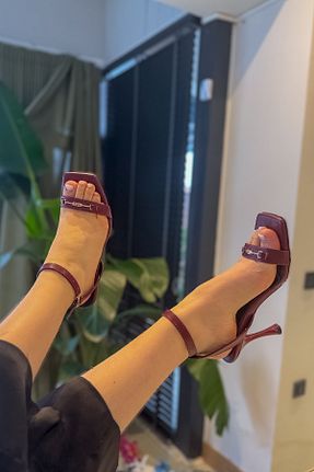 کفش پاشنه بلند کلاسیک زرشکی زنانه چرم مصنوعی SHOEBELLAS - کد 903834627
