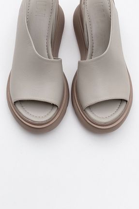 صندل بژ زنانه پاشنه پر luvishoes - کد 904087663