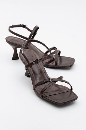 کفش پاشنه بلند کلاسیک قهوه ای زنانه چرم مصنوعی luvishoes - کد 807071115