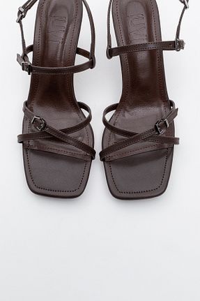 کفش پاشنه بلند کلاسیک قهوه ای زنانه چرم مصنوعی luvishoes - کد 807071115