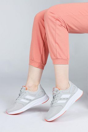 کفش پیاده روی سفید زنانه پارچه ای Jump - کد 795480270
