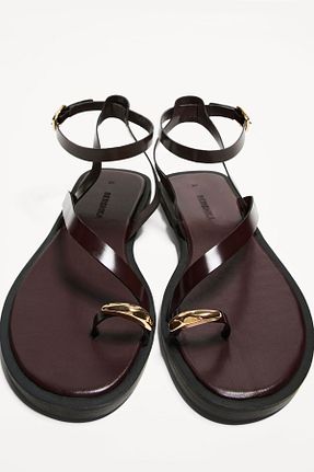 صندل زرشکی زنانه پاشنه تخت Bershka - کد 919769478