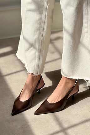 کفش پاشنه بلند کلاسیک قهوه ای زنانه چرم مصنوعی NİŞANTAŞI SHOES - کد 917810506