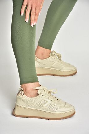 کفش اسنیکر بژ زنانه چرم اصل Fox Shoes - کد 921308627
