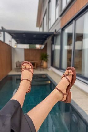 صندل قهوه ای زنانه پاشنه پر shopcolic - کد 921716247