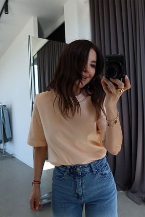 تیشرت صورتی زنانه رگولار Özge Özgenç - کد 922342285