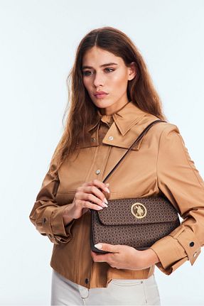 کیف دوشی قهوه ای زنانه چرم مصنوعی U.S. Polo Assn. - کد 463246006
