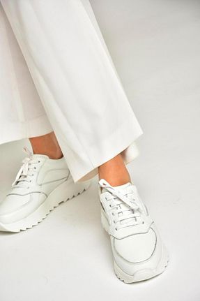 کفش اسنیکر سفید زنانه چرم اصل Fox Shoes - کد 923370183