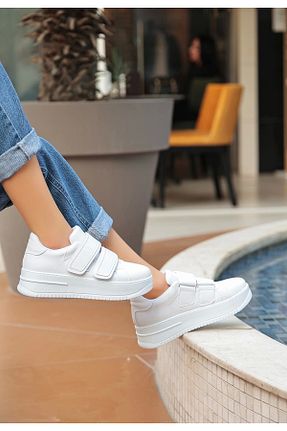 کفش اسنیکر سفید زنانه gizmurstore - کد 926260782