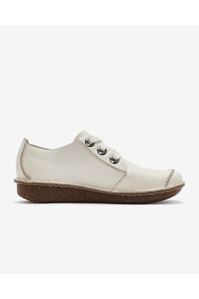 کفش کژوال بژ زنانه چرم خالص CLARKS - کد 925698161