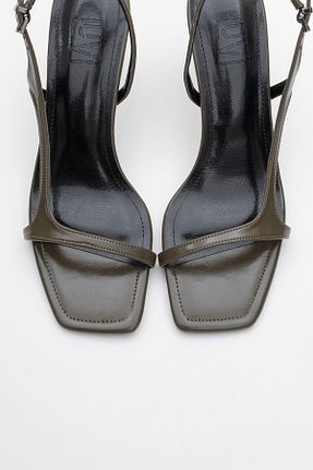 کفش پاشنه بلند کلاسیک خاکی زنانه چرم مصنوعی luvishoes - کد 926221609
