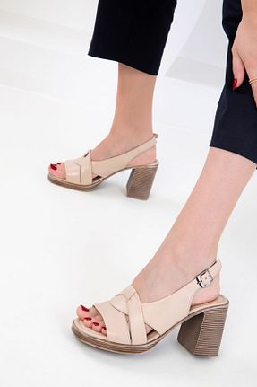کفش پاشنه بلند کلاسیک بژ زنانه چرم خالص SOHO - کد 925981078