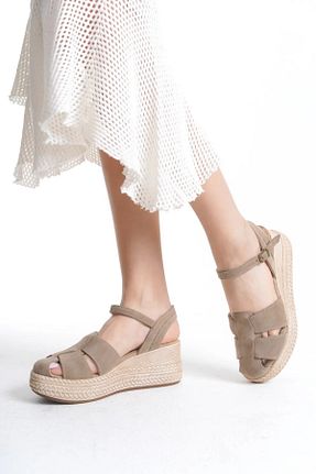 صندل بژ زنانه پاشنه پر gumushoe - کد 930221459