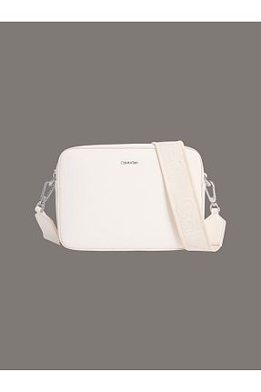 کیف دوشی سفید زنانه چرم مصنوعی Calvin Klein - کد 929694768