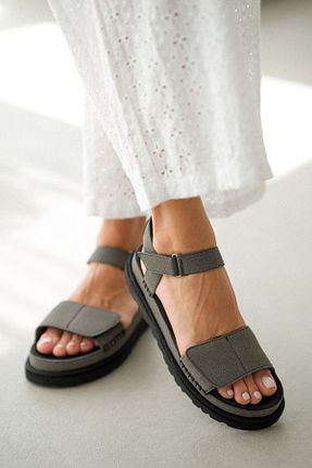 صندل طوسی زنانه پاشنه تخت selinshoes - کد 930785663